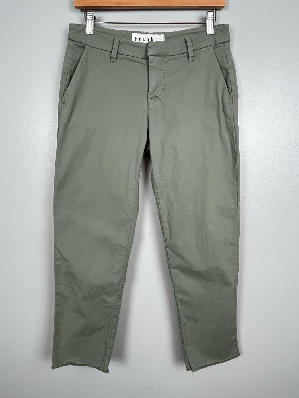 Frank & Eileen olive cotton elastane Wicklow raw hem flat front pants, size 2.
